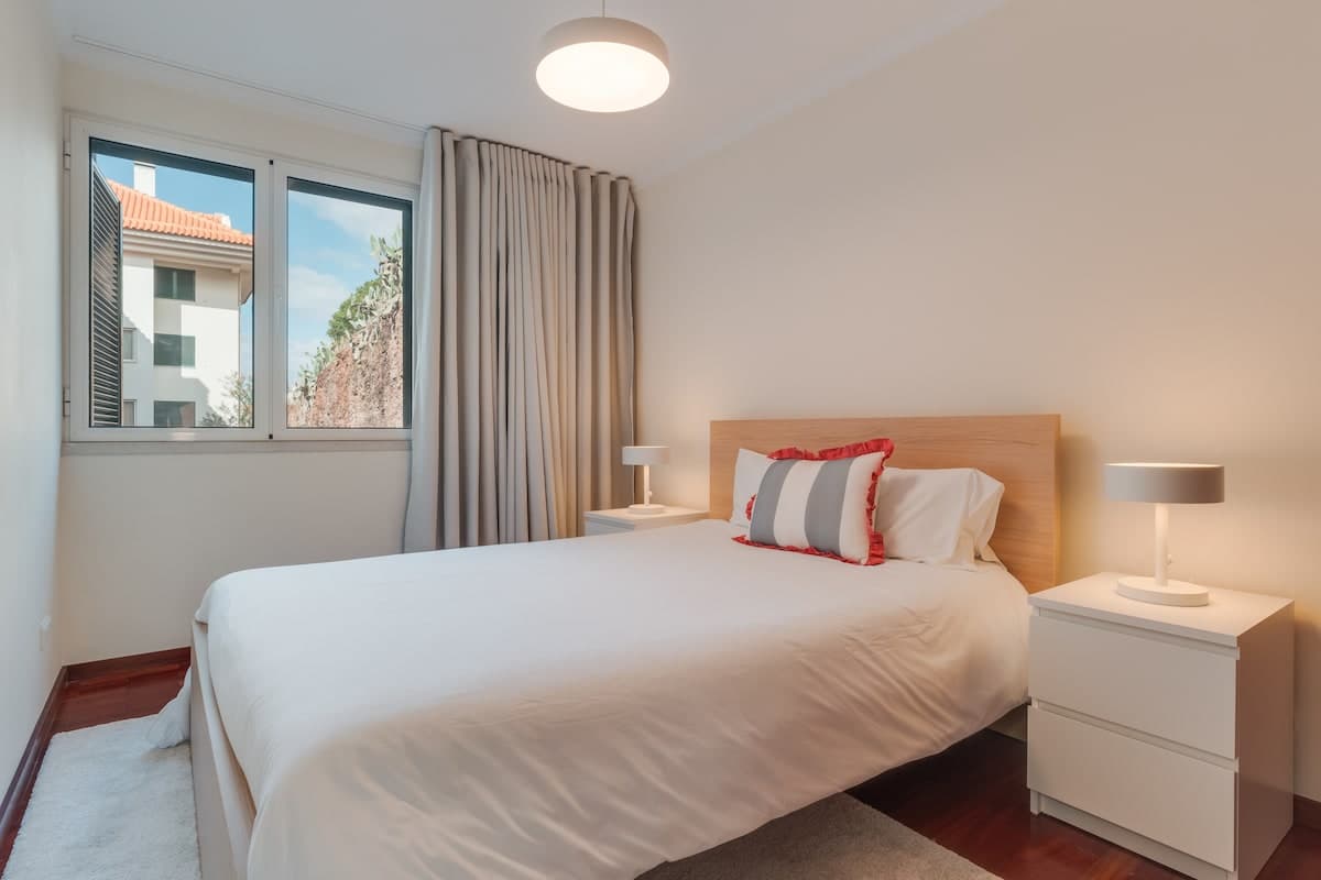 Suite bedroom with a Queen Size bed
