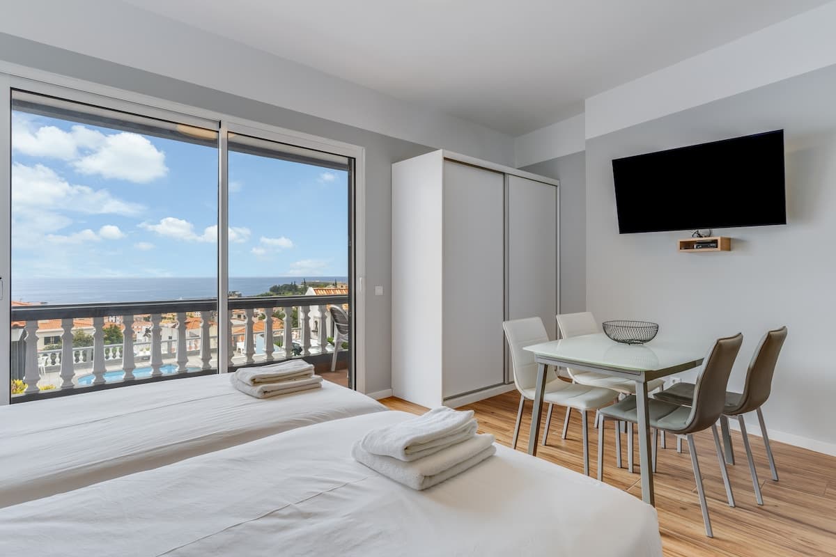 Bedroom 1 with open space and with dinning table