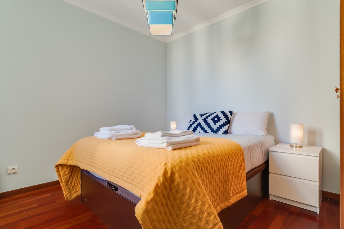 Queen Size Bedroom