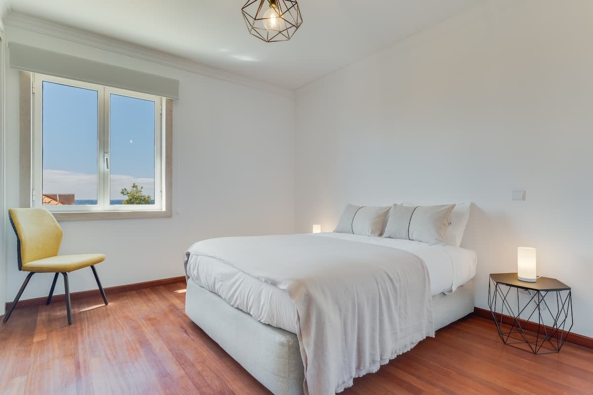 Bedroom - Suite | Queen Size Bed