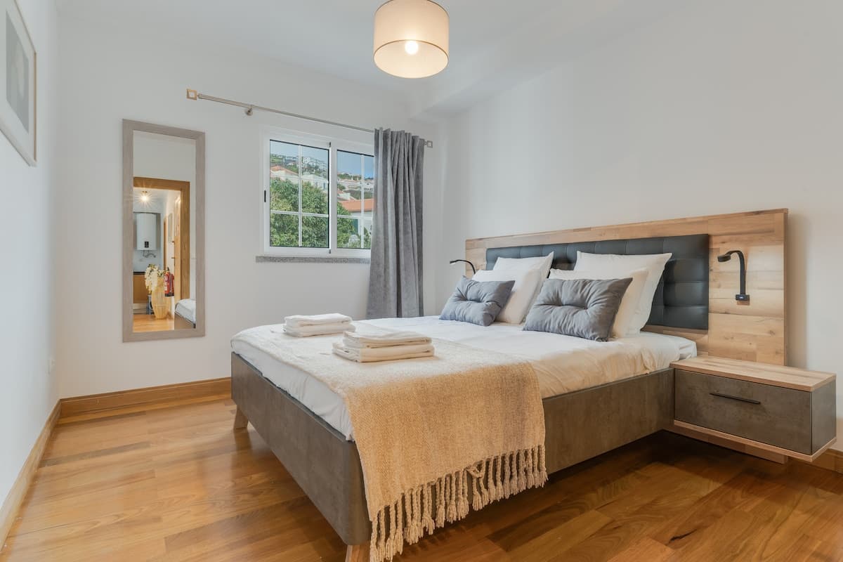 Bedroom 2 - Queen size bed