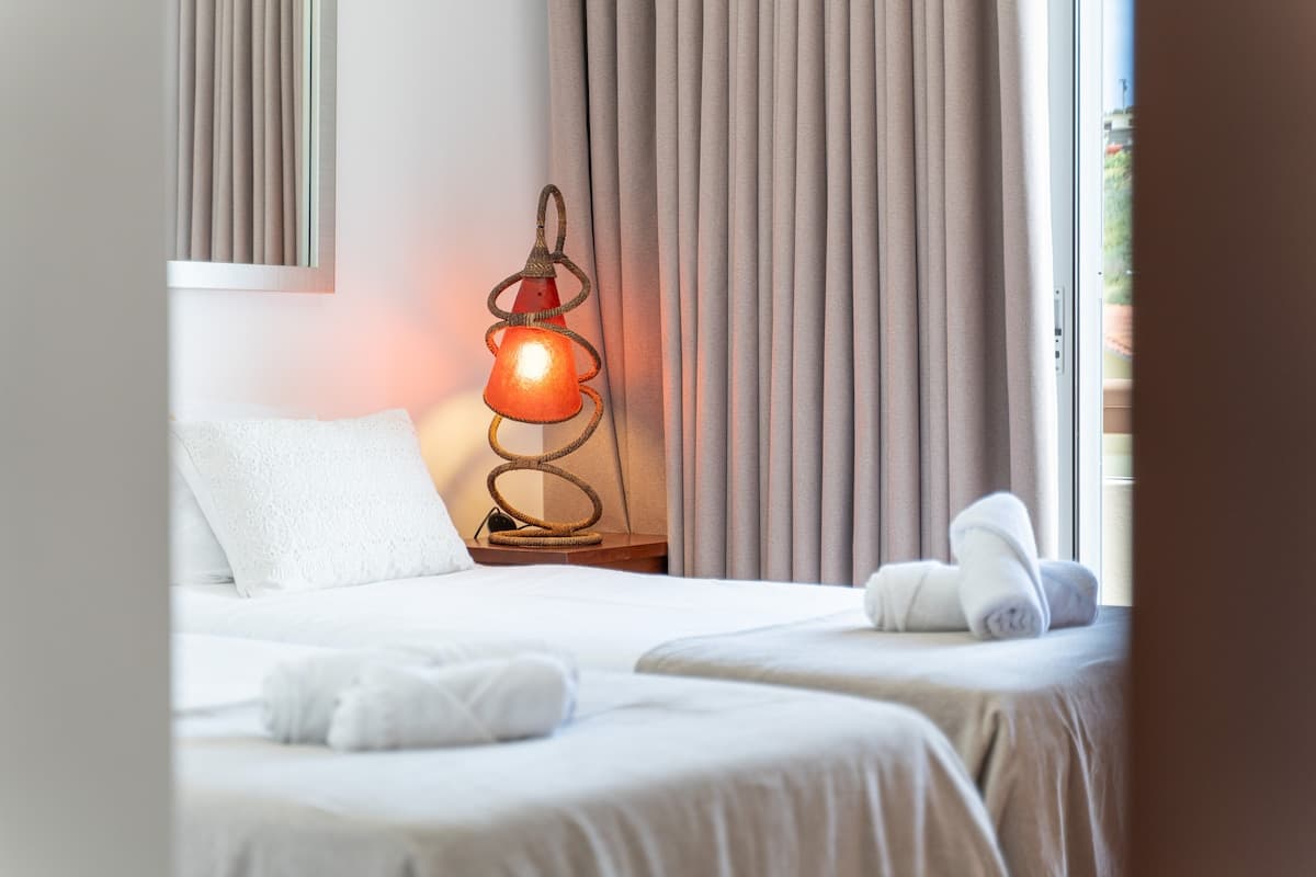 Comfortable twin bedroom designed for a restful stay.